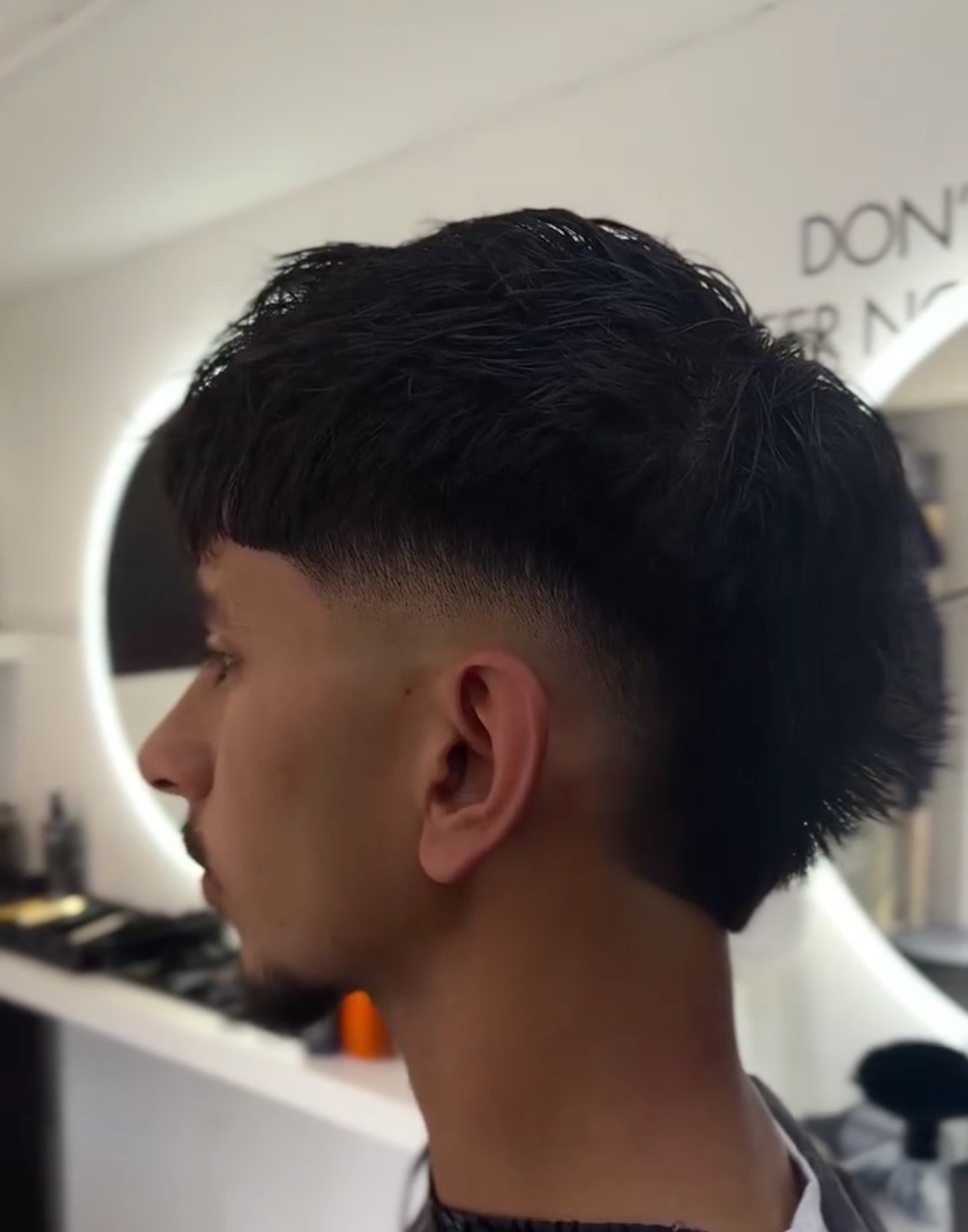 Textured cut with low fade